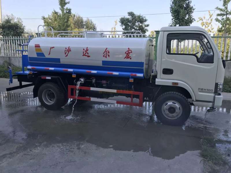 躍進5噸灑水車